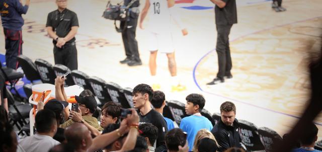 开始把矛头, 戳穿了多少 开始把矛头, 戳穿了多少