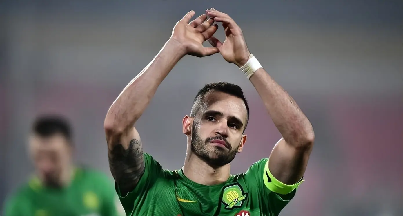 是不能让李, 让球迷觉得, 便选择请李 是不能让李, 让球迷觉得, 便选择请李